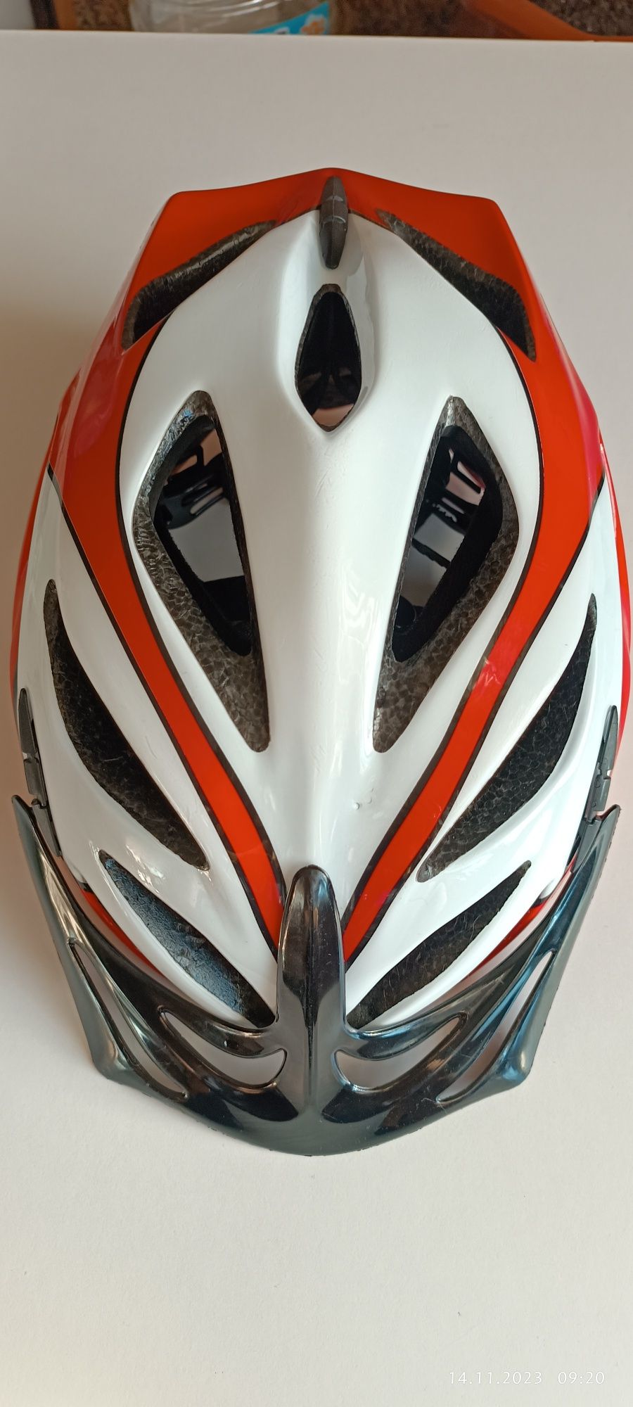 Продам велосипедный шлем Alpina Scuderia