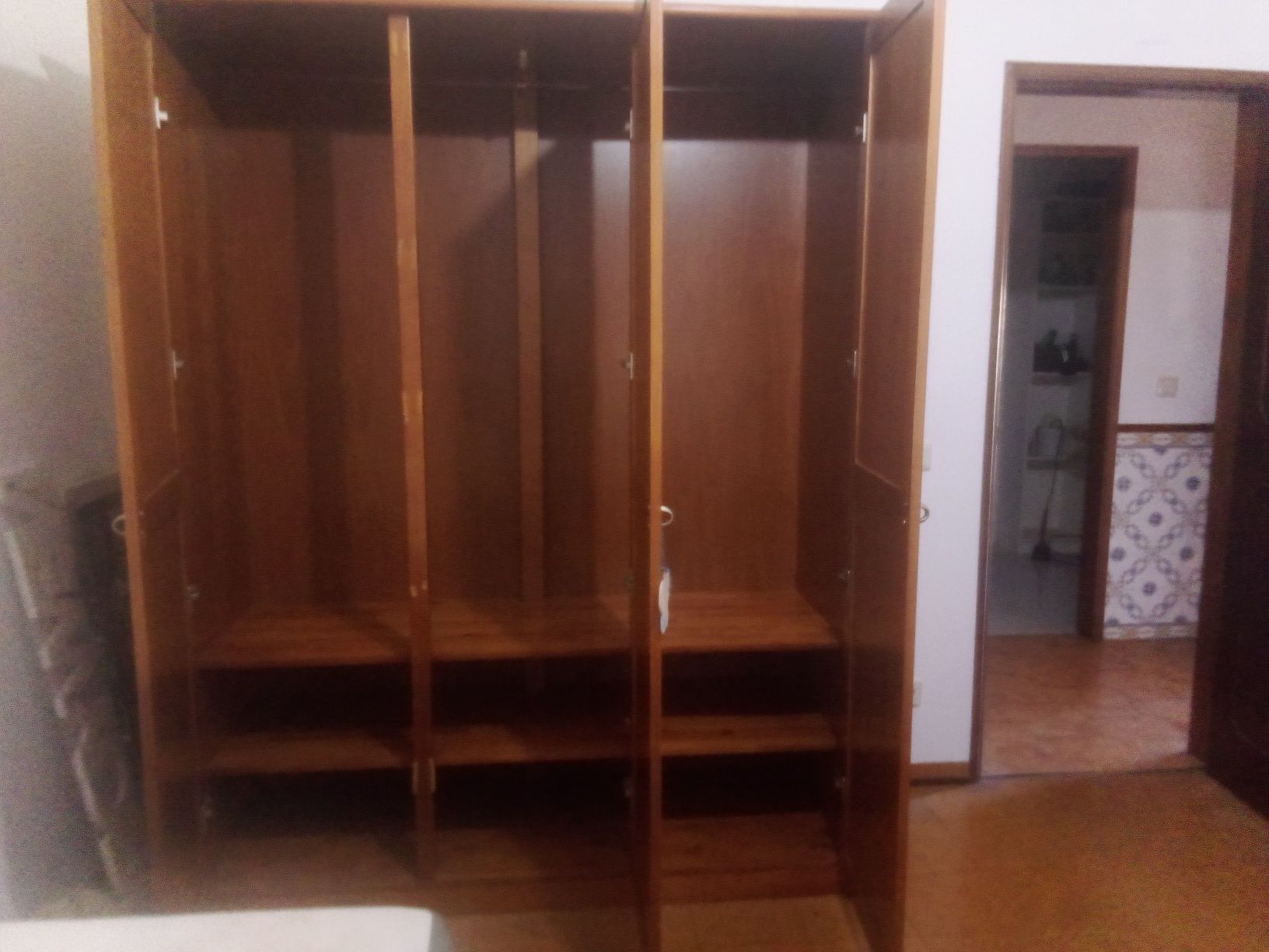 Roupeiro de 3 portas
