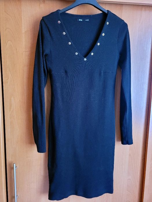 Sukienka damska sinsay M czarna długi rękaw