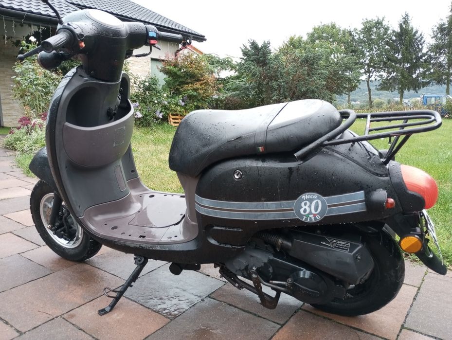 Skuter Neco Tito 50 (jak Vespa, Romet retro), transport pod dom.