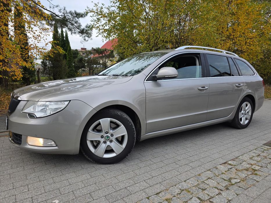 Skoda Superb 2011 r. 1.6 TDI 105 KM.kombi,Xenon,NAWI,Klima,Czujn.park,HAK,Alu,WARTO