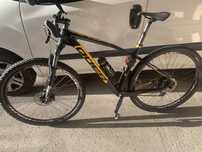 Bicicleta Qüer em carbono