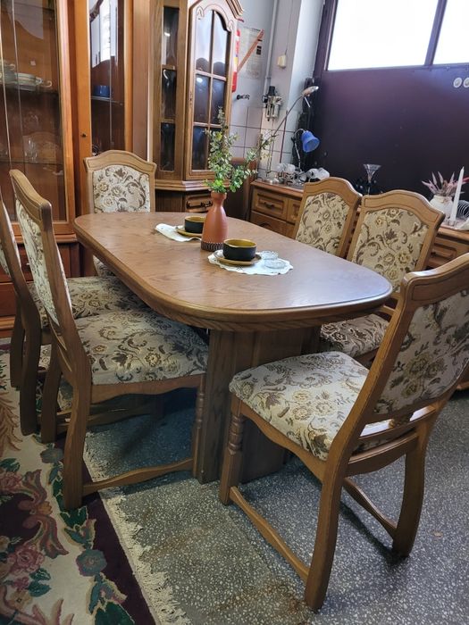 Stół rozkładany owal kolor orzech ciemny z 6 krzesłami