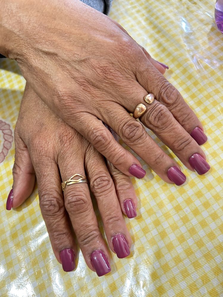 Faço unhas de gel, gelinho e acrilico ao domicilio.