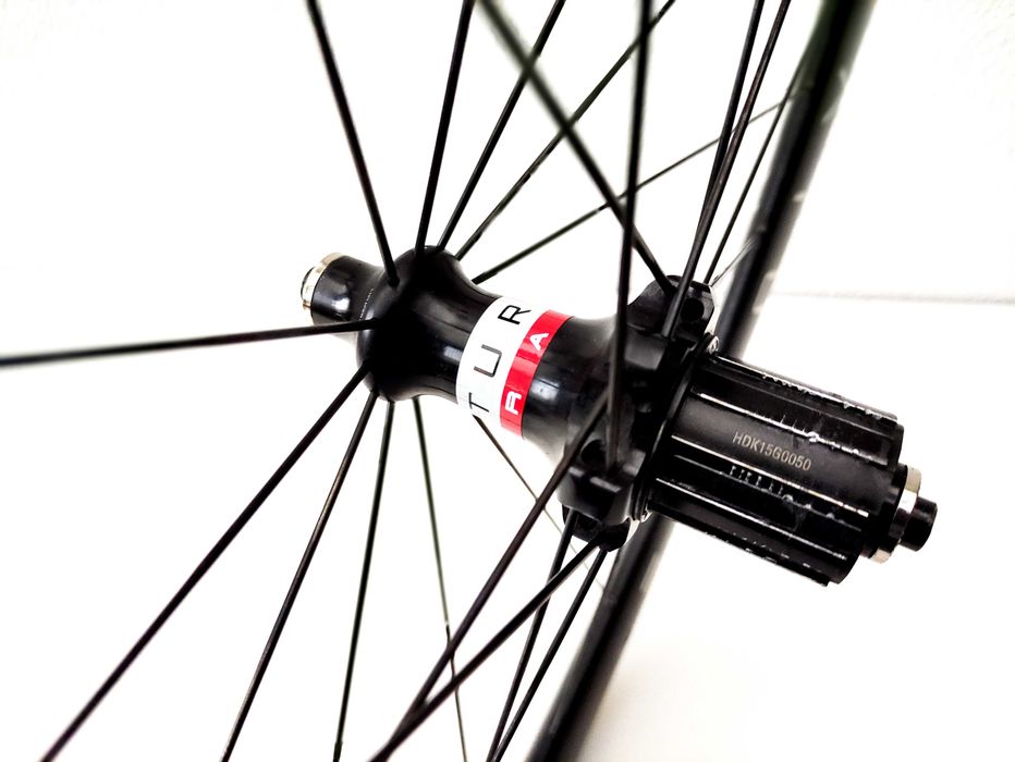 Koło tył Karbon Szosa SATURAE DT Swiss 28'' Wysokie i Lekkie Aero Krk