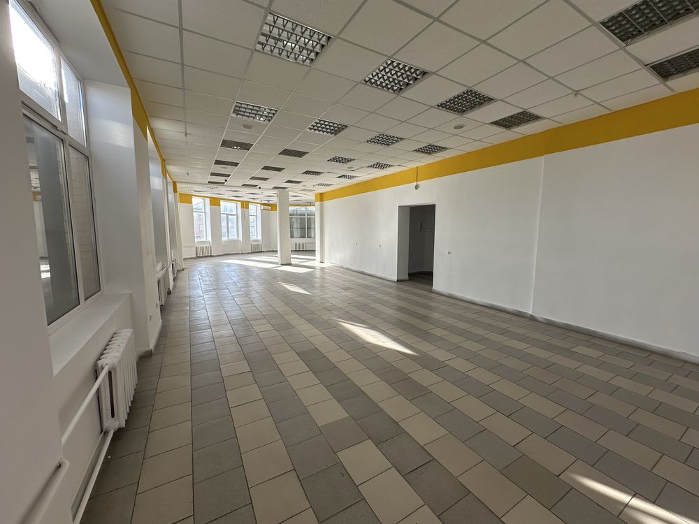 Комерційне приміщення в центрі міста