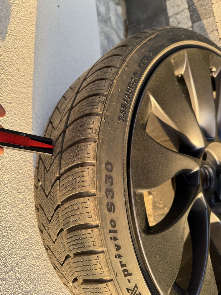 Koła zimowe 20” Uberturbine Tesla Model 3/Y – felgi + opony + czujniki