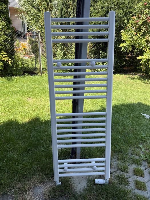 Nowy grzejnik łazienkowy 121x45 cm