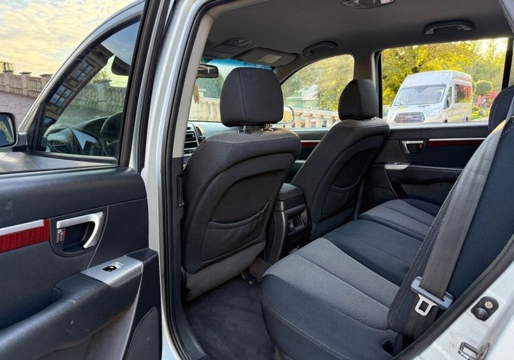 Продам Надійний Автомобиль Hyundai Santa Fe