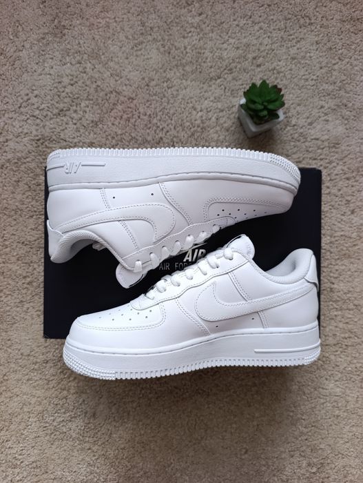 Air Force 1 Low Triple White - tamanho 38.5