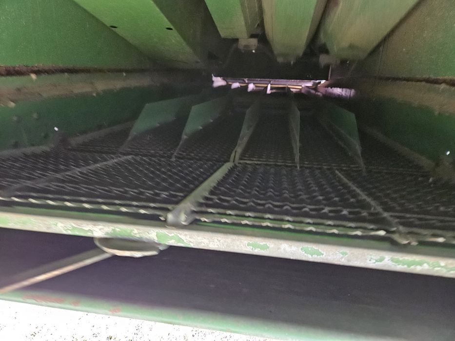 Продам комбайн джондір 1055