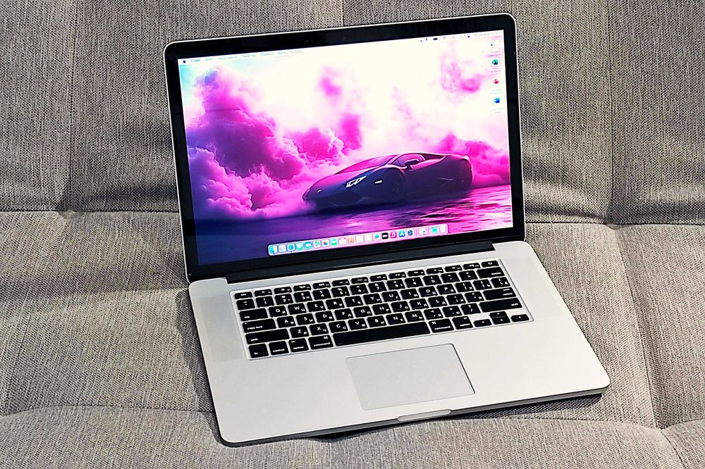 Apple MacBook Pro 15 Core i7, 16/256ГБ, 2 відеокарти, 6 годин, Ноутбук