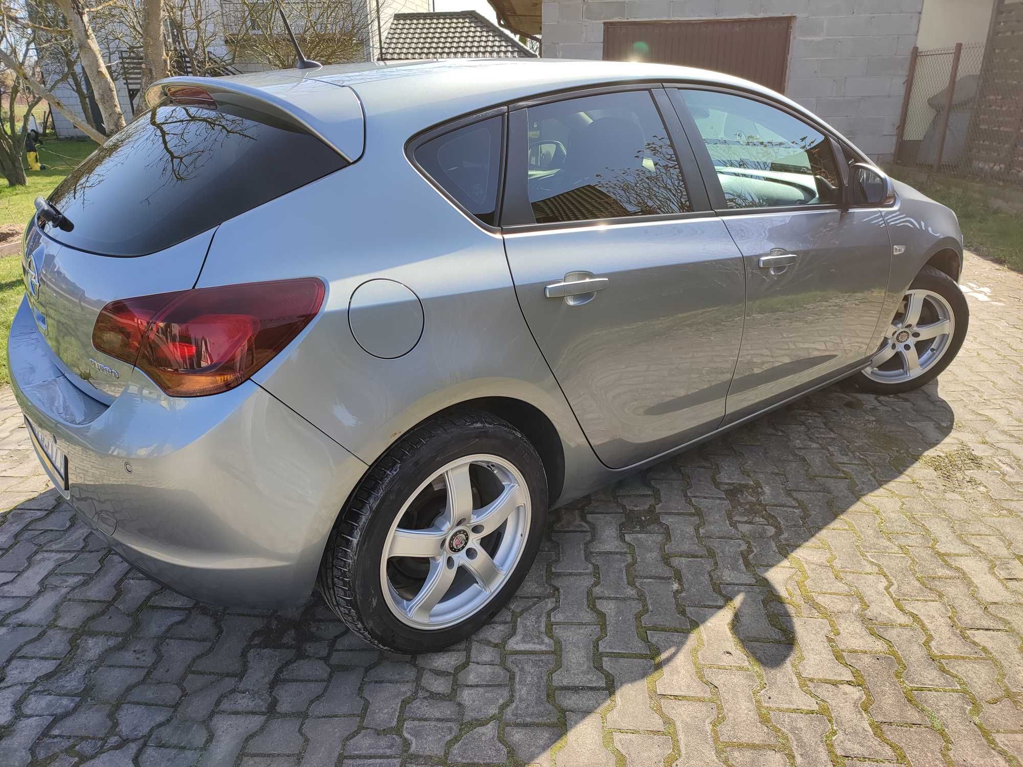 Astra J 2011 1.6 Turbo LPG 180KM 221000km AUTOMAT