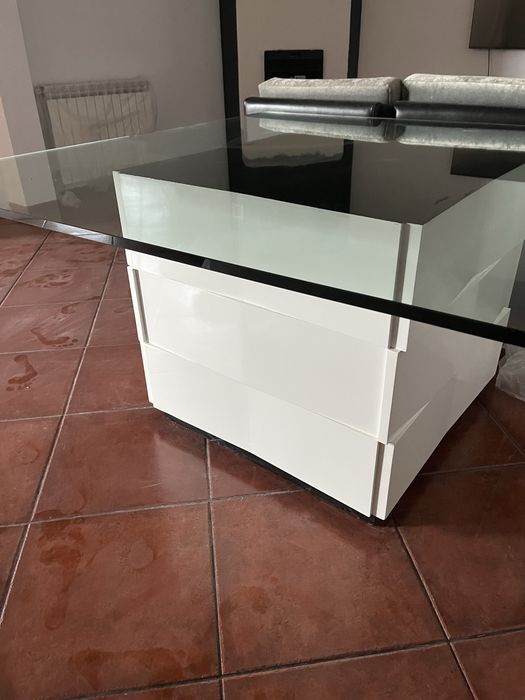 Mesa de jantar em vidro temperado