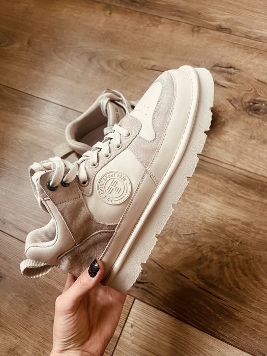 Хайтопи (черевики, високі кросівки)