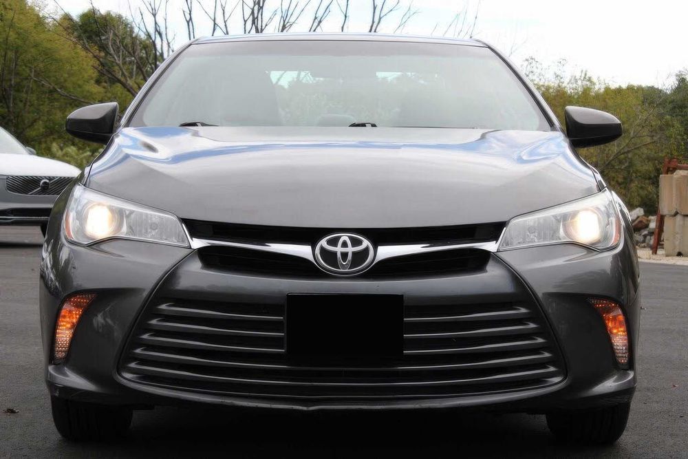 Toyota Camry LE      2015