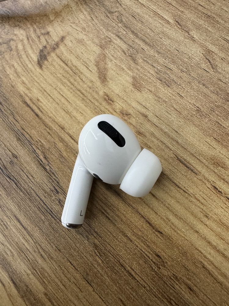 Продам AirPods pro левий оригинал АірПодс про ліве оригінал