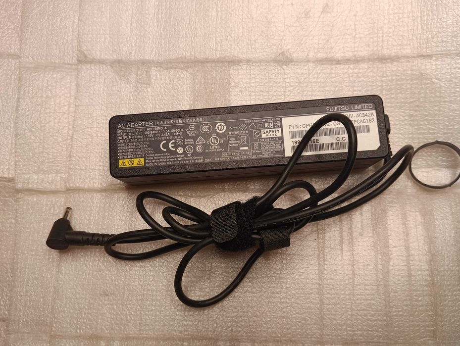 Блок живлення зарядне до ноутбука FUJITSU 19V 3.42A 65W (3.5×1.35mm)