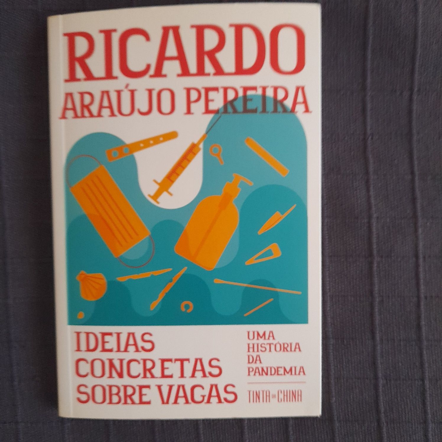 Livro de Ricardo Araújo Pereira