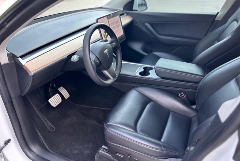 TESLA Y performance