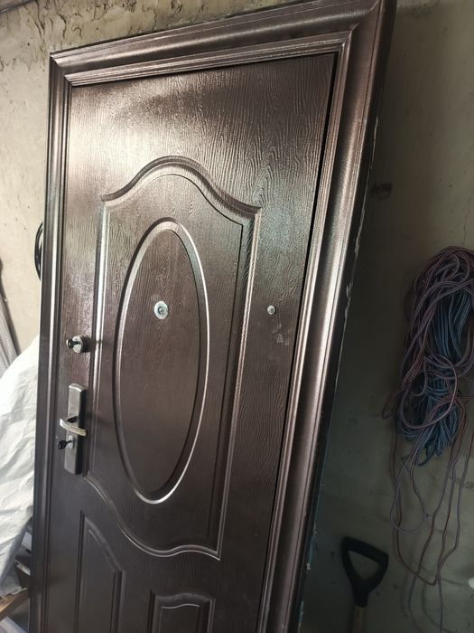 Двері вхідні металеві