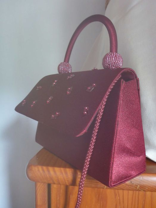 Elegante clutch Setim acolchoada cor de vinho carteira mão Cerimônia