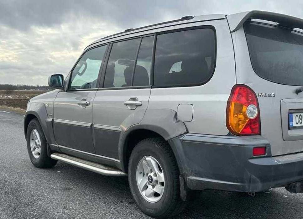 В Черкасах Hyundai Terracan Mitsubishi Pajero