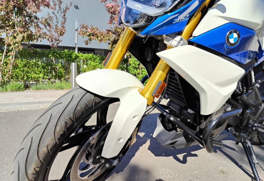 Мотоцикл BMW G310R