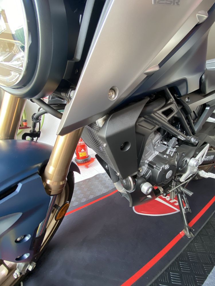 Moto Honda CB 125R