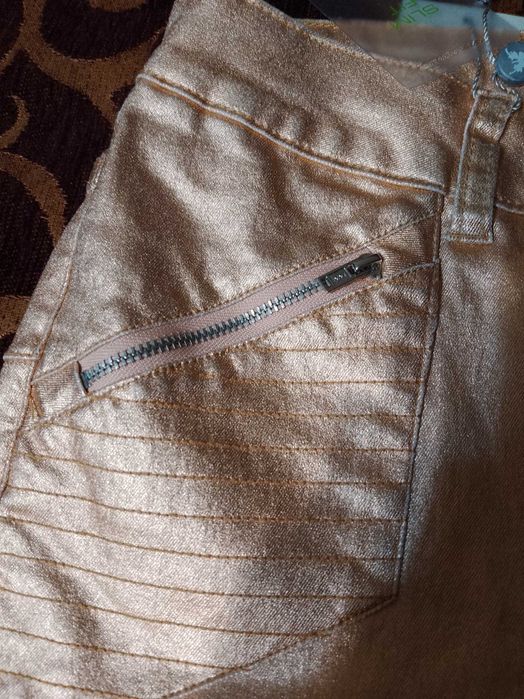 джинсы новые женские ("золотые")  праздничные новогодние супер креатив
