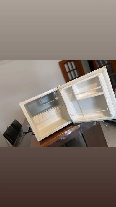 Frigobar funcionando