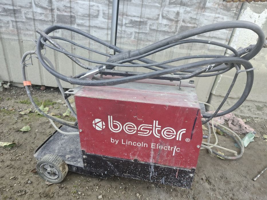 Зварювальний напівавтомат трифазний