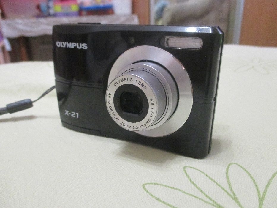 Продам Фотоаппарат Olympus X-21