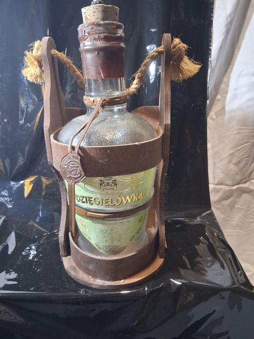 Butelka ze stojakiem wysoka