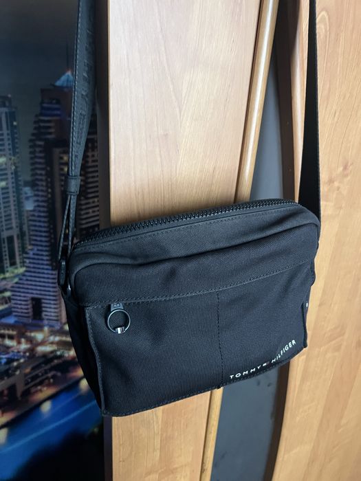 Сумка-месенджер Tommy Hilfiger