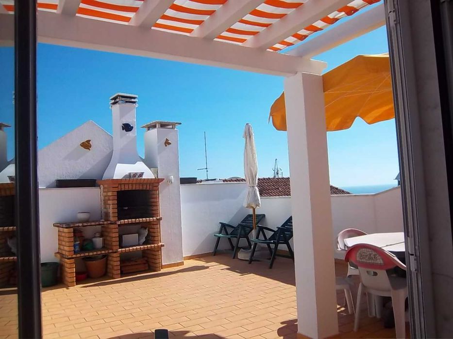 ERICEIRA centro PENTHOUSE T3 Mobilada e Equipada