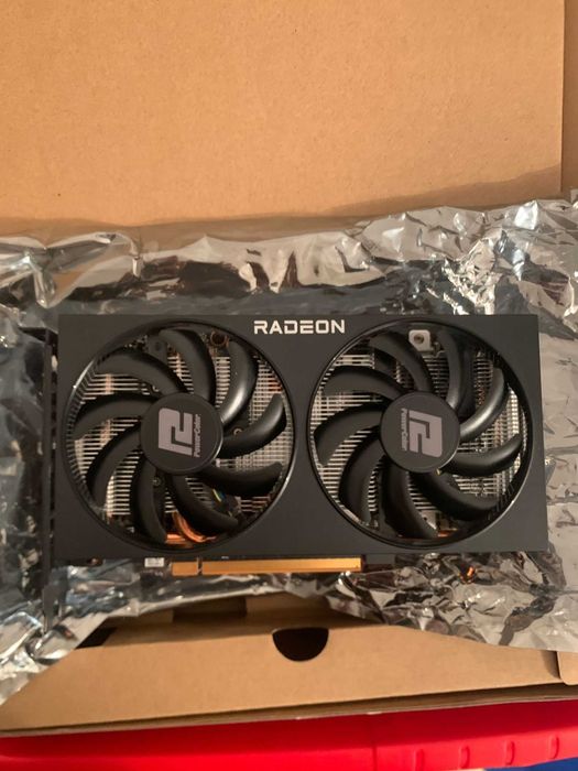 Placa Gráfica - RADEON RX7600 8GB PowerColor (Usada)