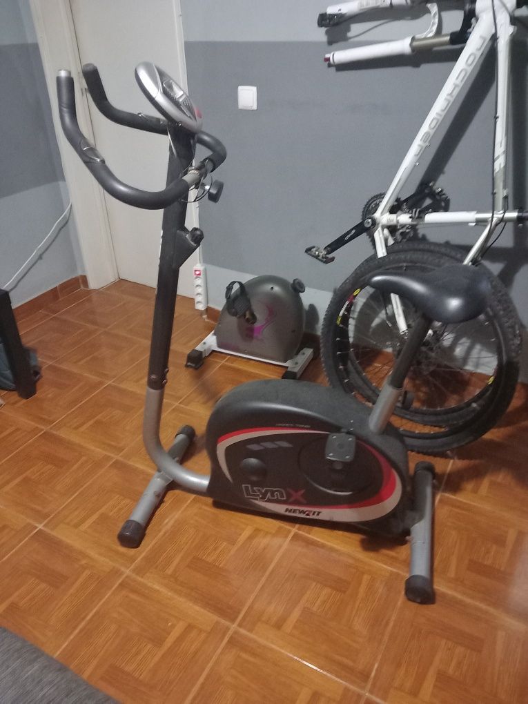 Bicicleta de ginásio em bom estado