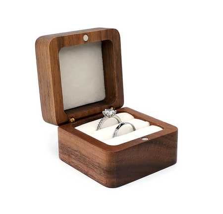 Drewniane pudełko na pierścionek, obrączki, biżuterię. Ostatnia sztuka