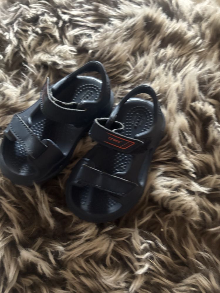 Sandaly crocs c6
