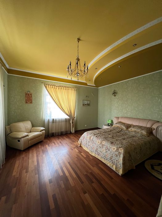 ПРОДАЖ. Заміський будинок,маєток .Слобода , біля води. Поряд Черкаси