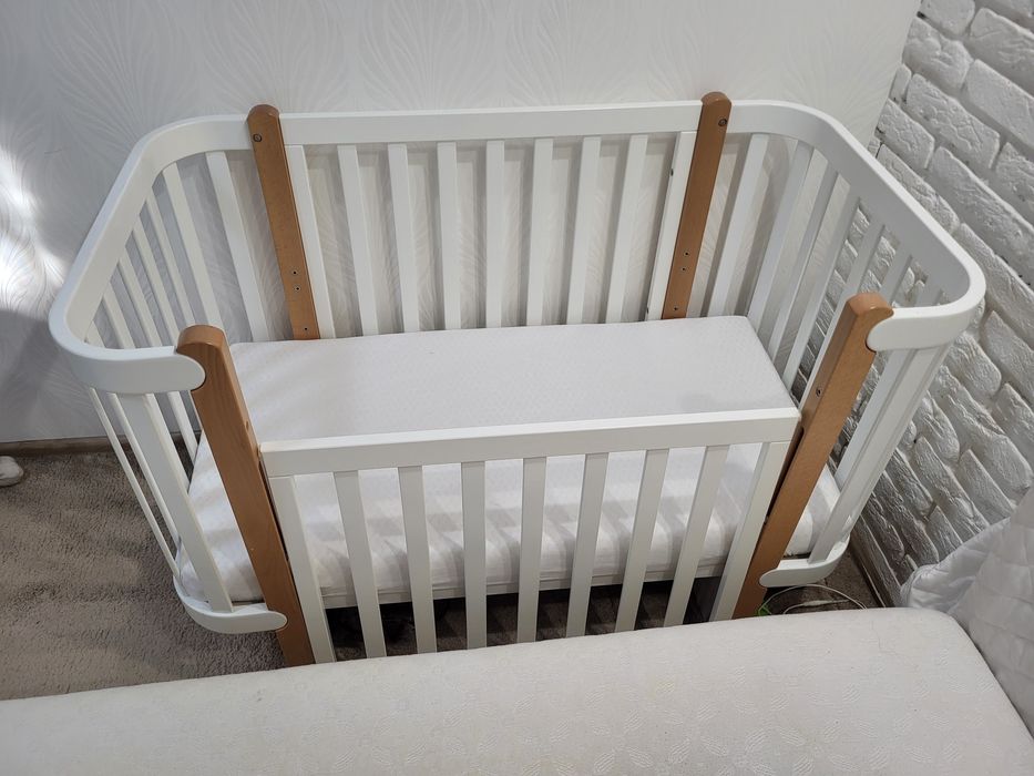 Ліжко для новонароджених Монако Верес  матрац та маятниковий механізм