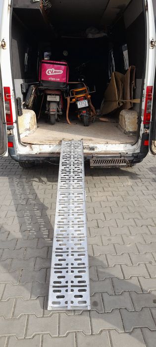 Вантажні перевезення. 5пасажирів. Водій - експедитор, вантажник.