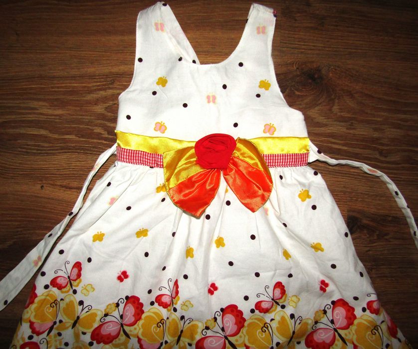 Rozm. 104 - sukienka na ramiączkach