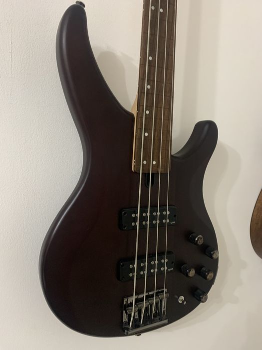 Baixo Yamaha TRBX504 Fretless