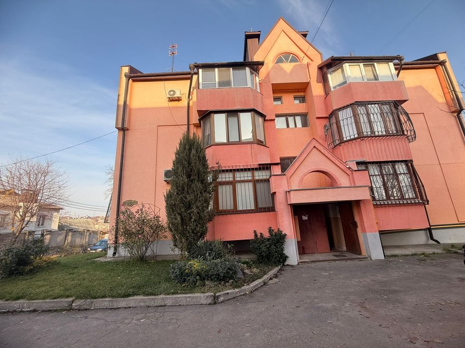 Продаж квартири р-н осташівка