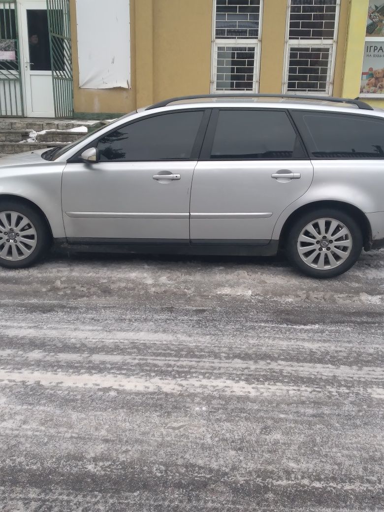 Продам автомобіль Volvo v 50