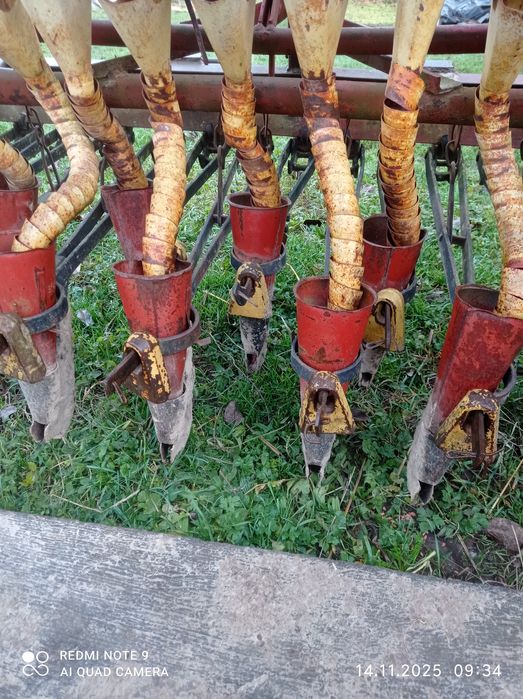 Сівалка кінна  на  15 лійок.