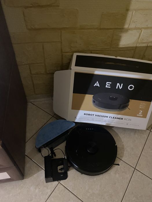 Робот пилісос б/у чорний