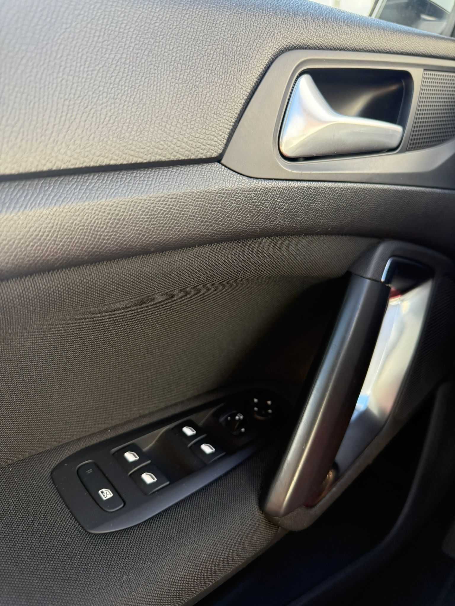 Peugeot 308 1.6 HDI 120 CV